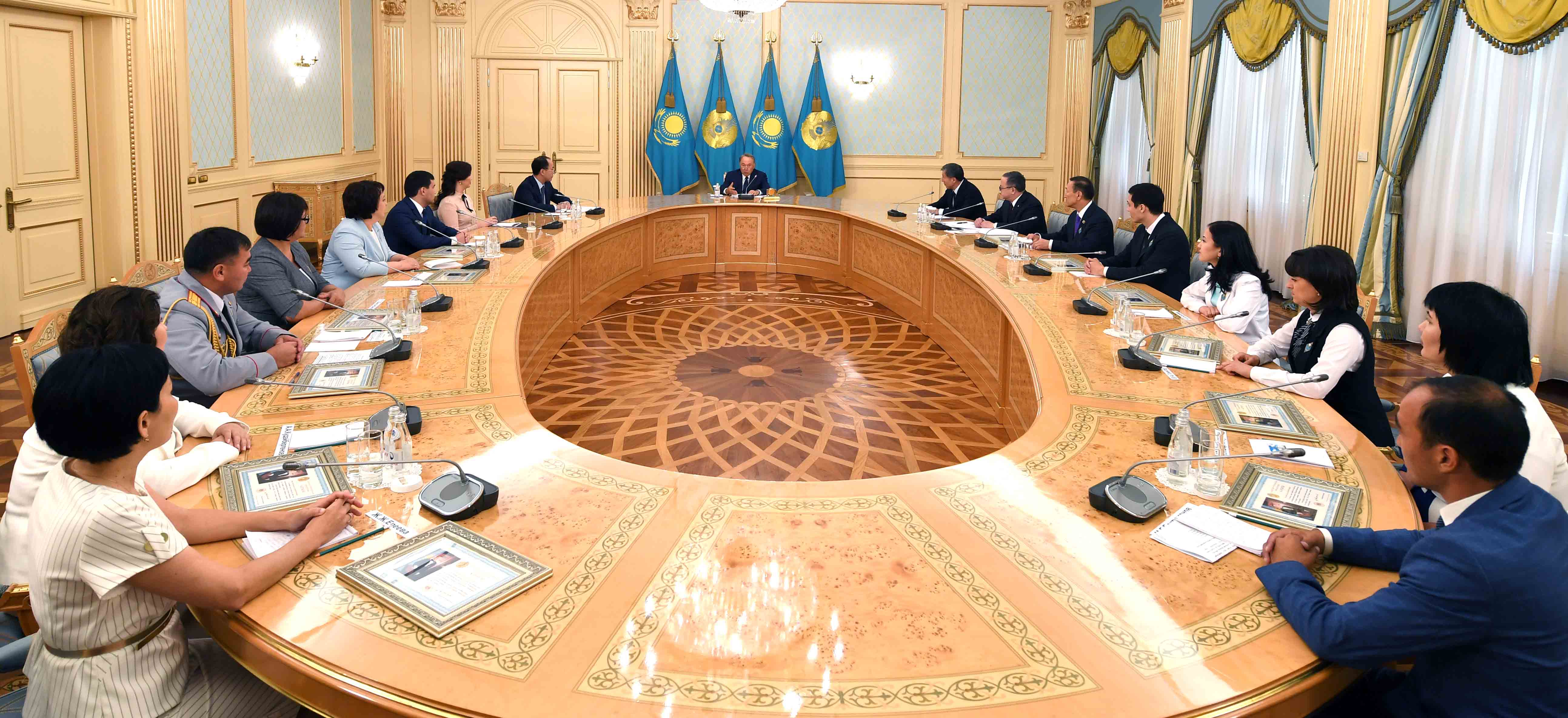 Нурсултан Назарбаев: Без создания конкурентоспособной государственной службы невозможно построение процветающего Казахстана