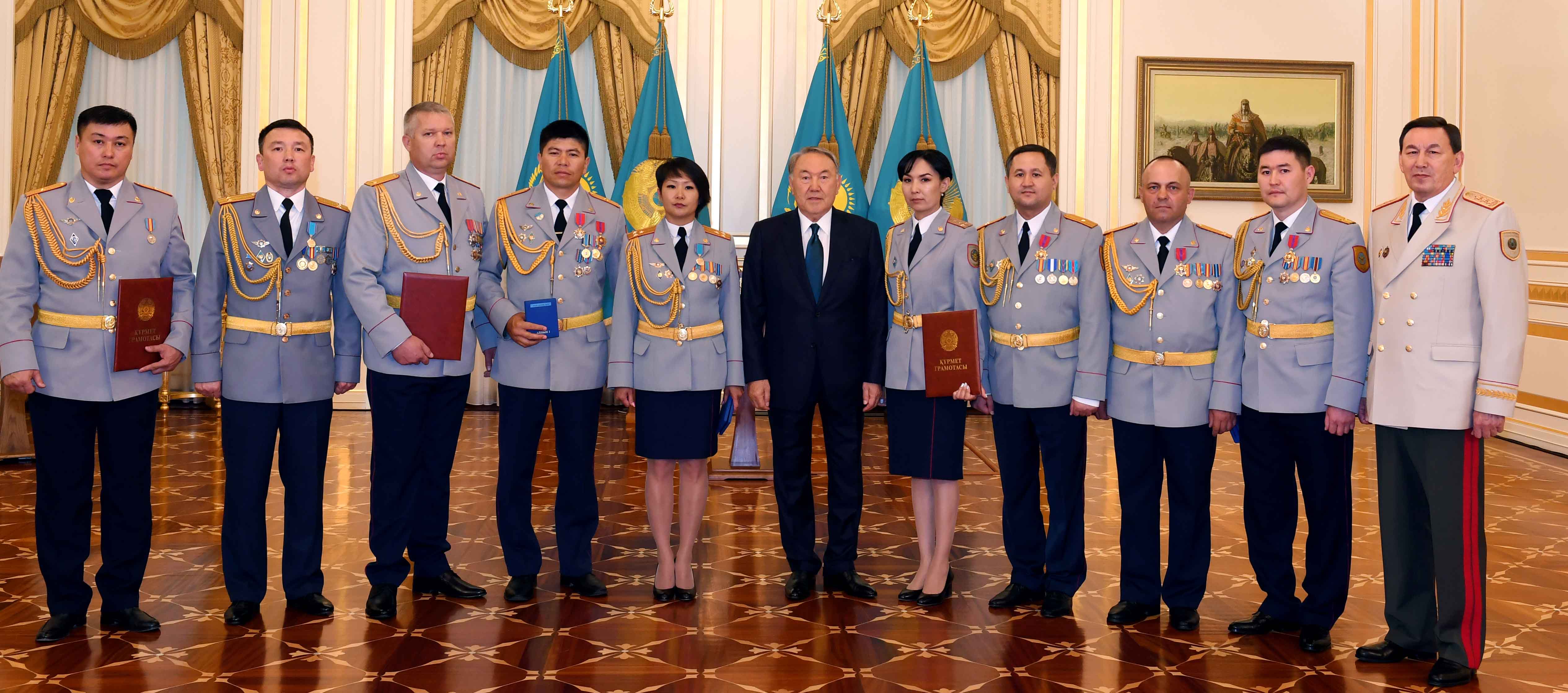 Нурсултан Назарбаев: Полицейский должен быть примером для всех 