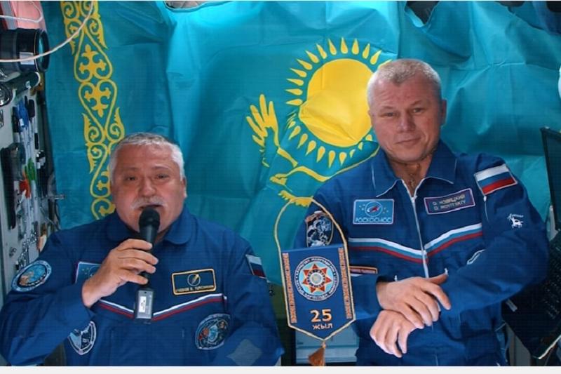 КНБ с 25-летием поздравили космонавты