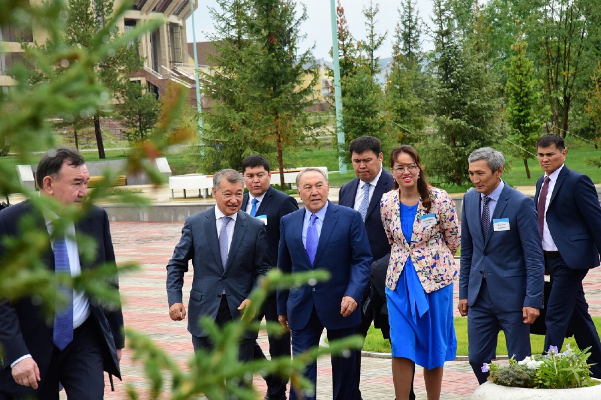 Глава государства посетил парк «Нурлы жол» в Усть-Каменогорске