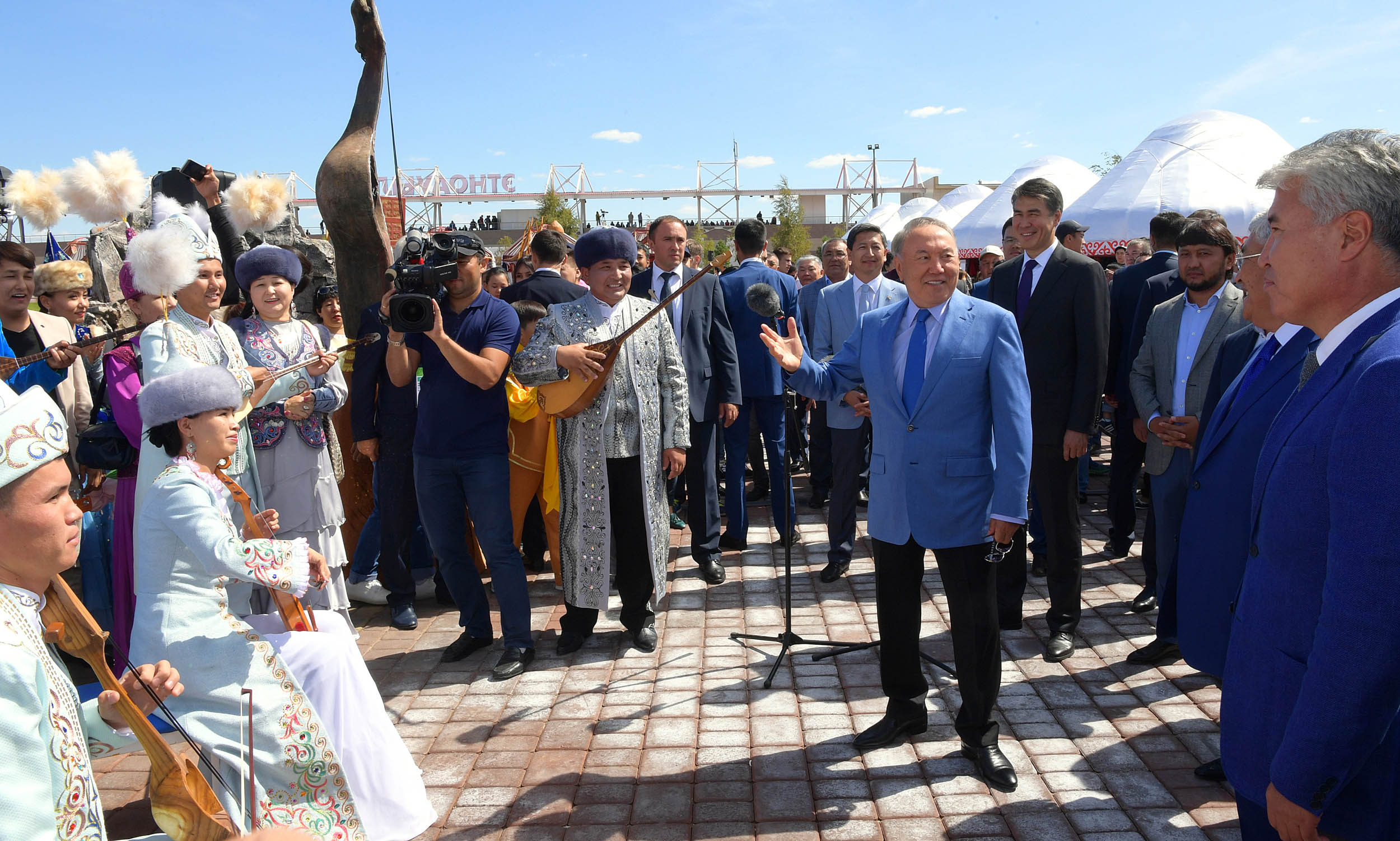 Глава государства посетил столичный ипподром «Казанат»