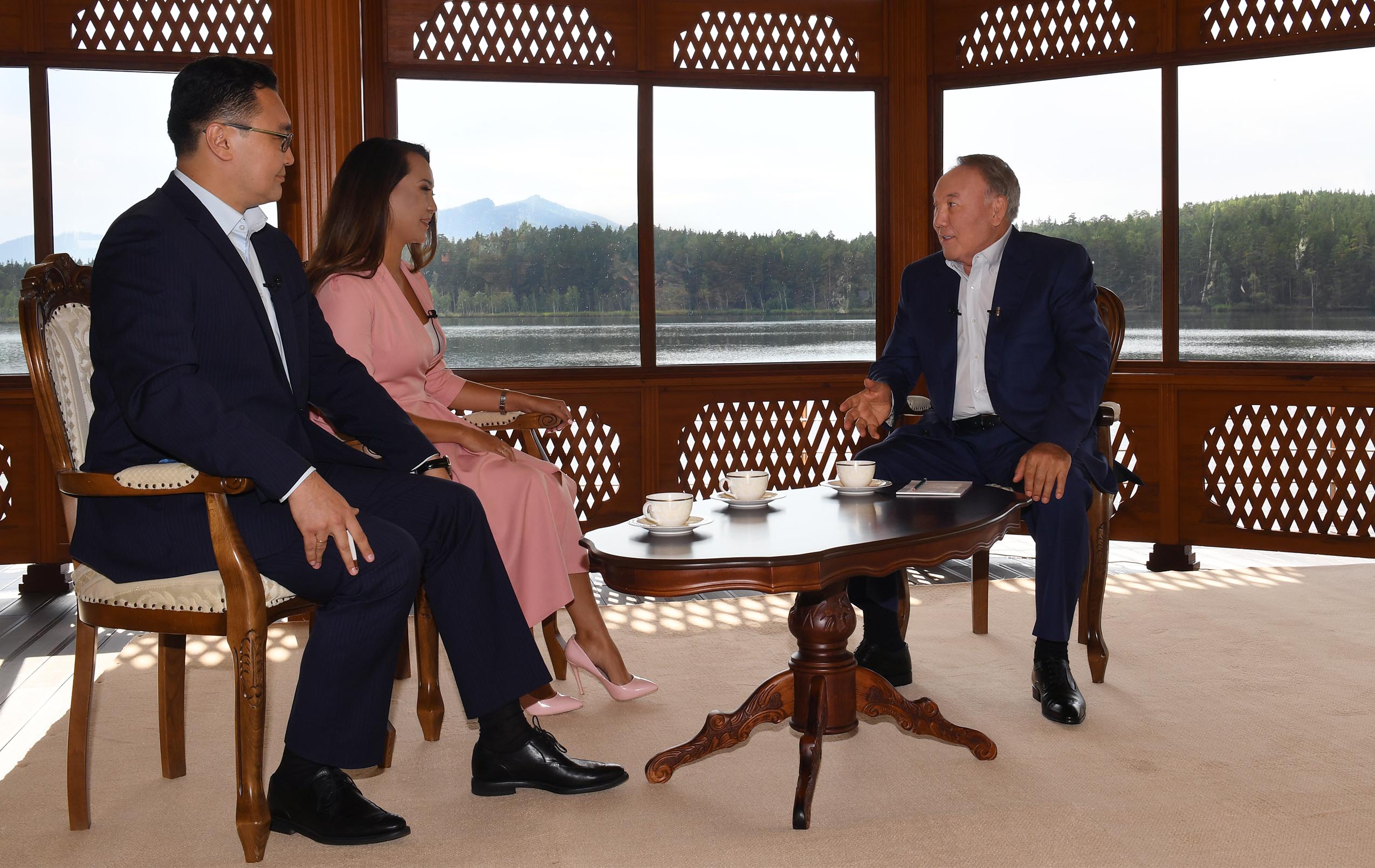 Нурсултан Назарбаев дал интервью телеканалу «Хабар»