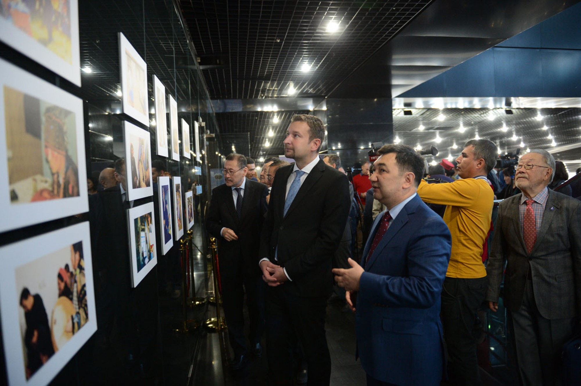 В Тюркской академии прошла выставка «Шаманы в обряде»