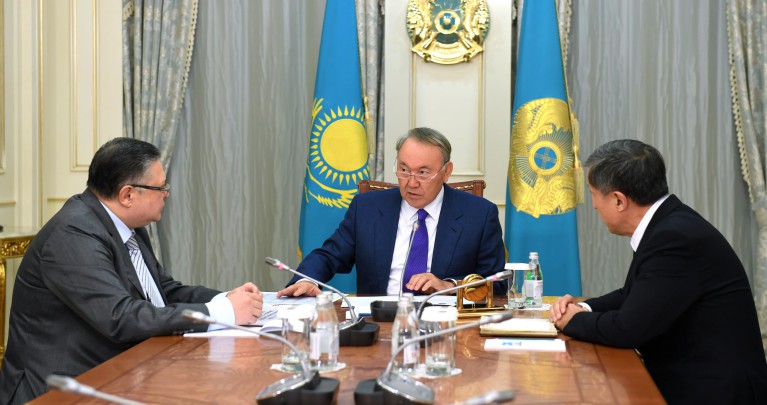 Нурсултан Назарбаев отметил необходимость утвердить последний проект алфавита