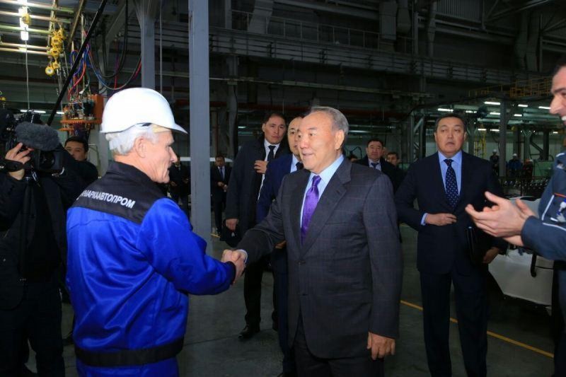 Нурсултан Назарбаев ознакомился с ходом строительства жилья в микрорайоне «Аэропорт» Костаная