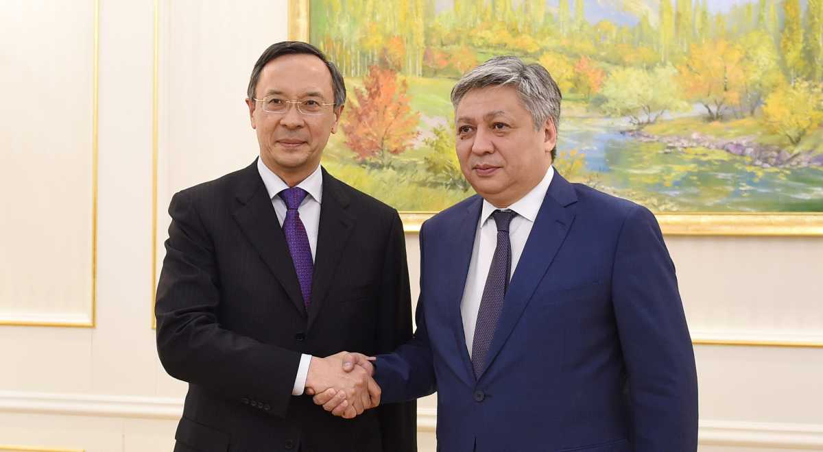 Казахстан и Кыргызстан активизируют контакты внешнеполитических ведомств