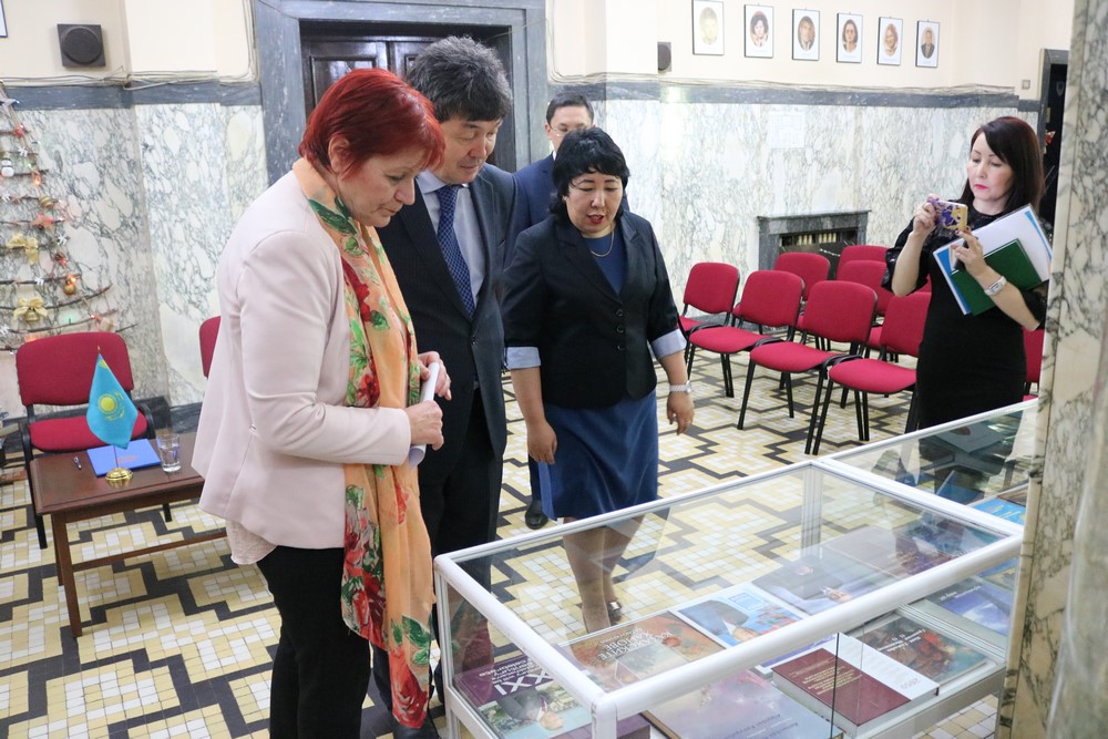 Центр казахстанской литературы и культуры открылся в Софийской библиотеке