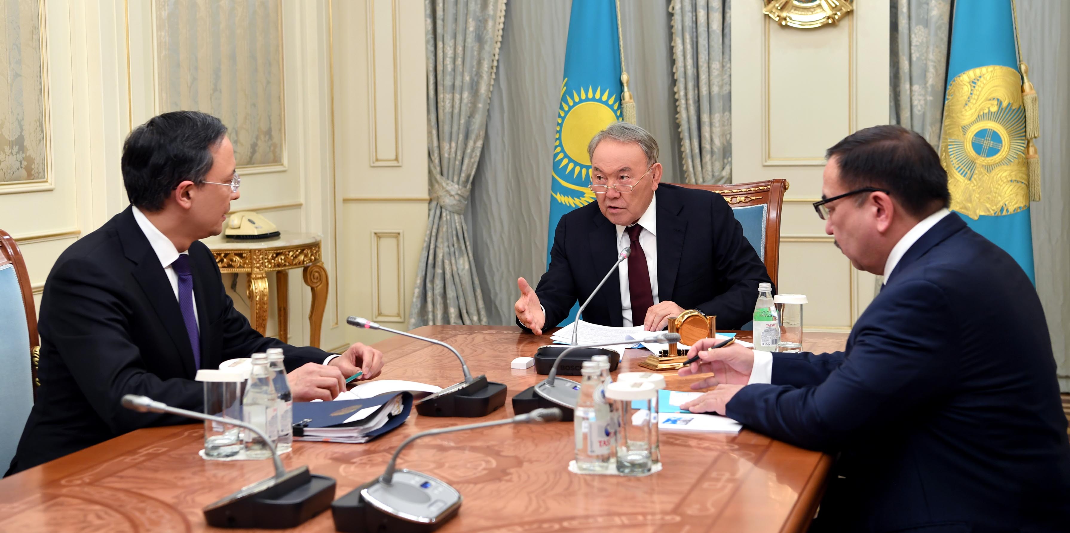 Назарбаев отметил роль МИД в привлечении  иностранных инвестиций в экономику
