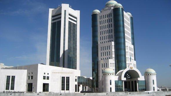 Казахстанских парламентариев интересует законодательный опыт Франции