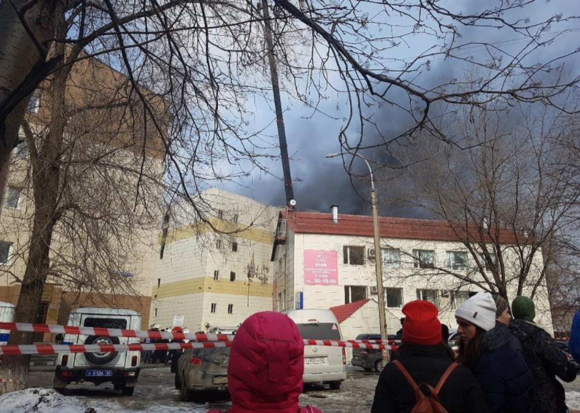 Количество погибших при пожаре в Кемерово достигло 64 человек