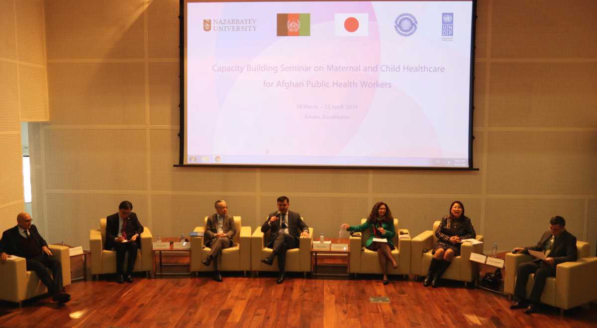 Представители здравоохранения Афганистана участвуют в семинаре в Астане