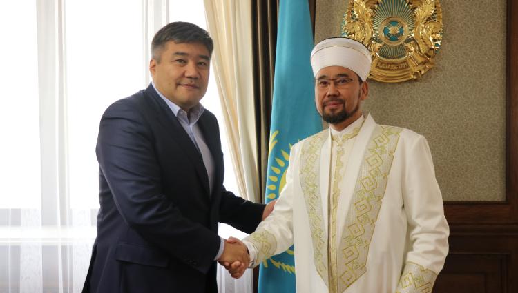Министр по делам религий и гражданского общества встретился с Верховным муфтием