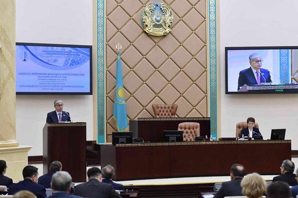 К. Токаев призвал Нацбанк построить превентивную модель управления рисками в банковской сфере 