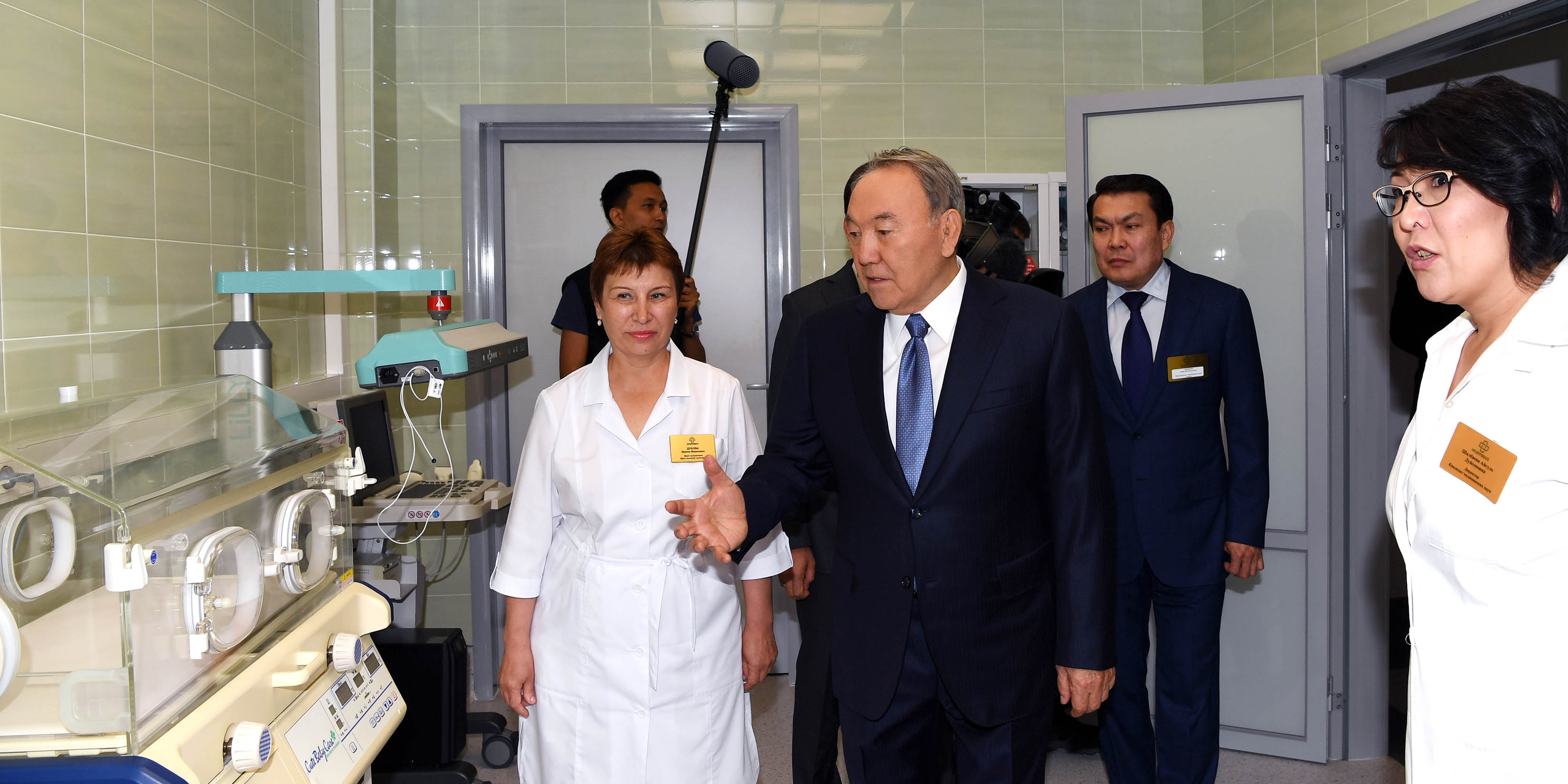 Нурсултан Назарбаев: Врач должен любить пациента, передавать ему свою энергетику