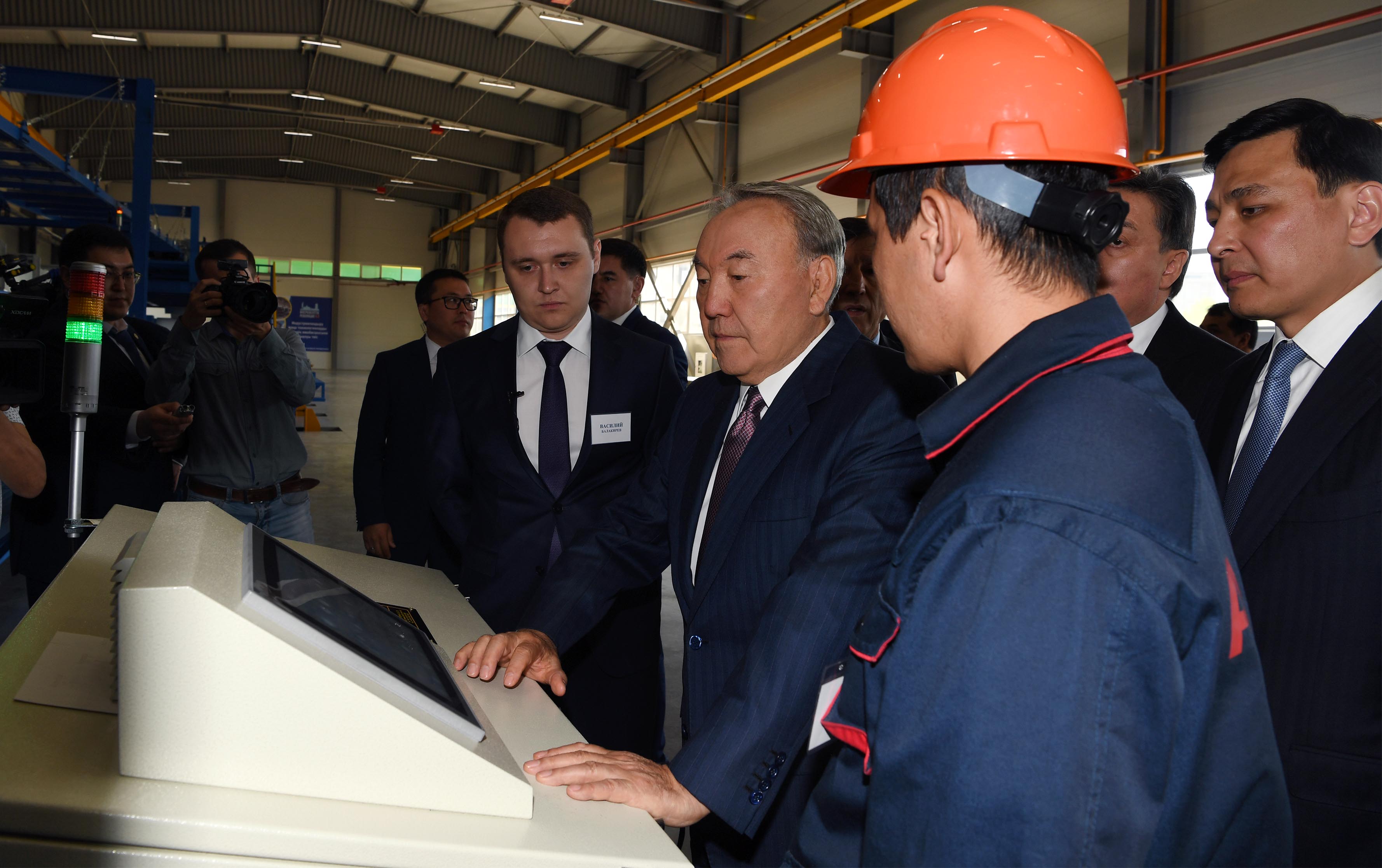 Нурсултан Назарбаев посетил предприятие ТОО «Агран»