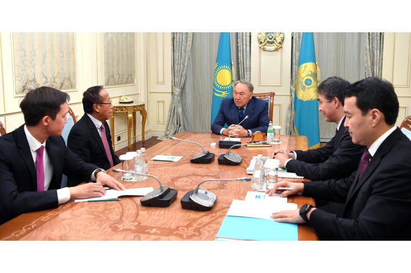 Нурсултан Назарбаев встретился с основателем компании «Hotel Properties Limited» 