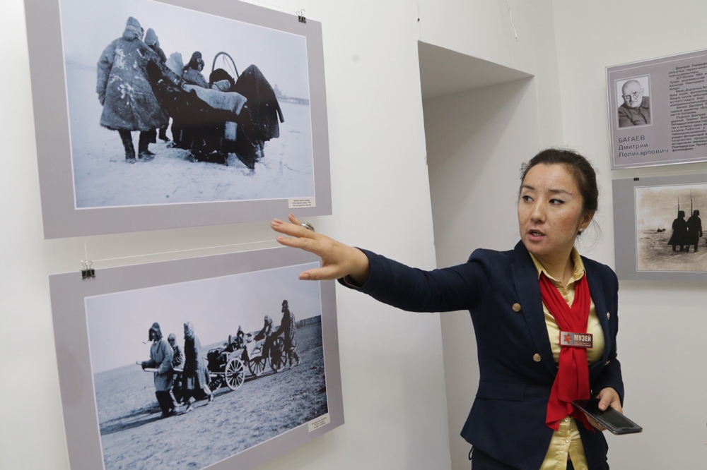 Фотовыставка «В объективе: голод в Казахстане» проходит в Музее памяти жертв репрессий в Долинке