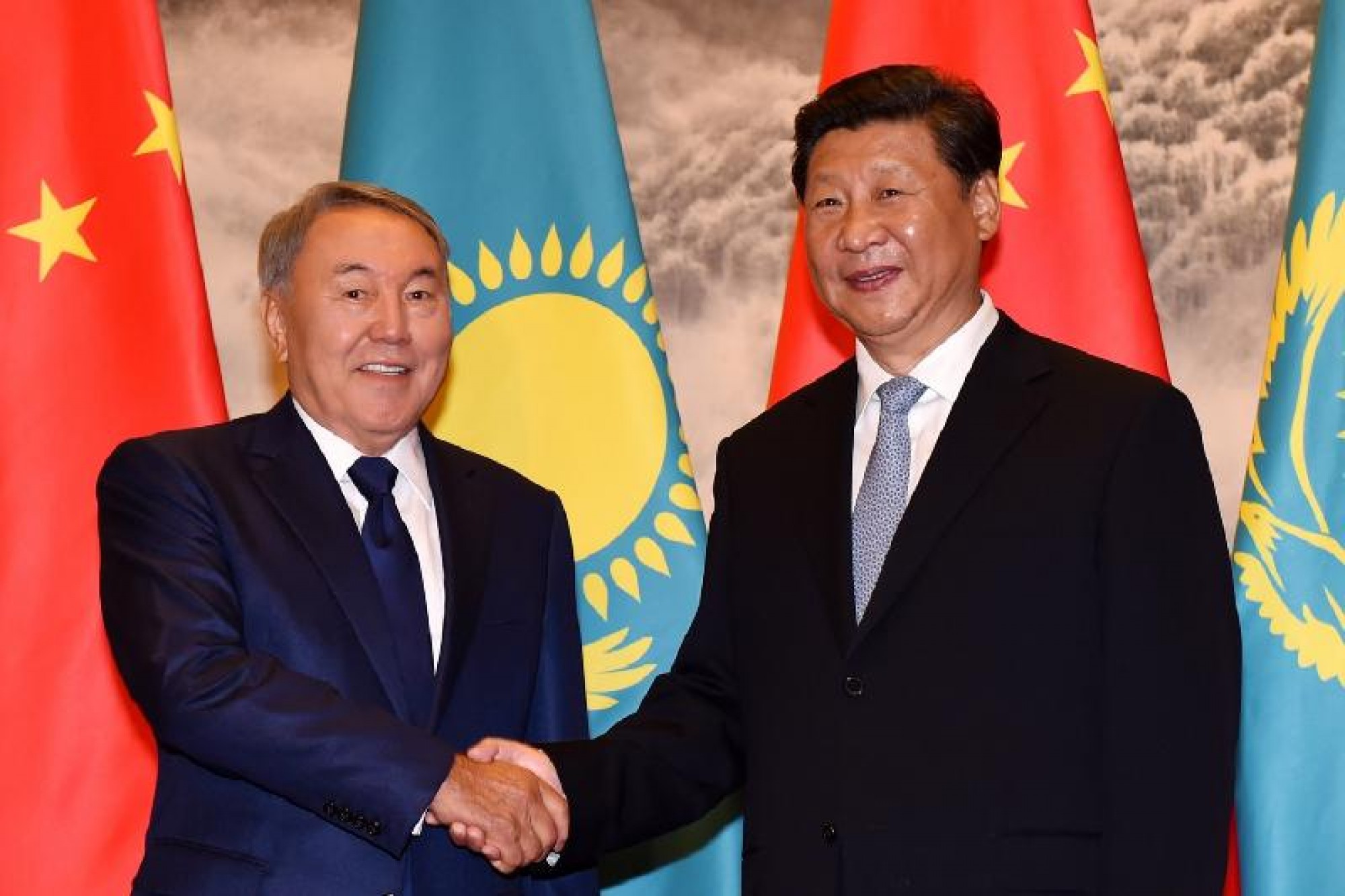 Нурсултан Назарбаев и Си Цзиньпин провели переговоры в расширенном формате