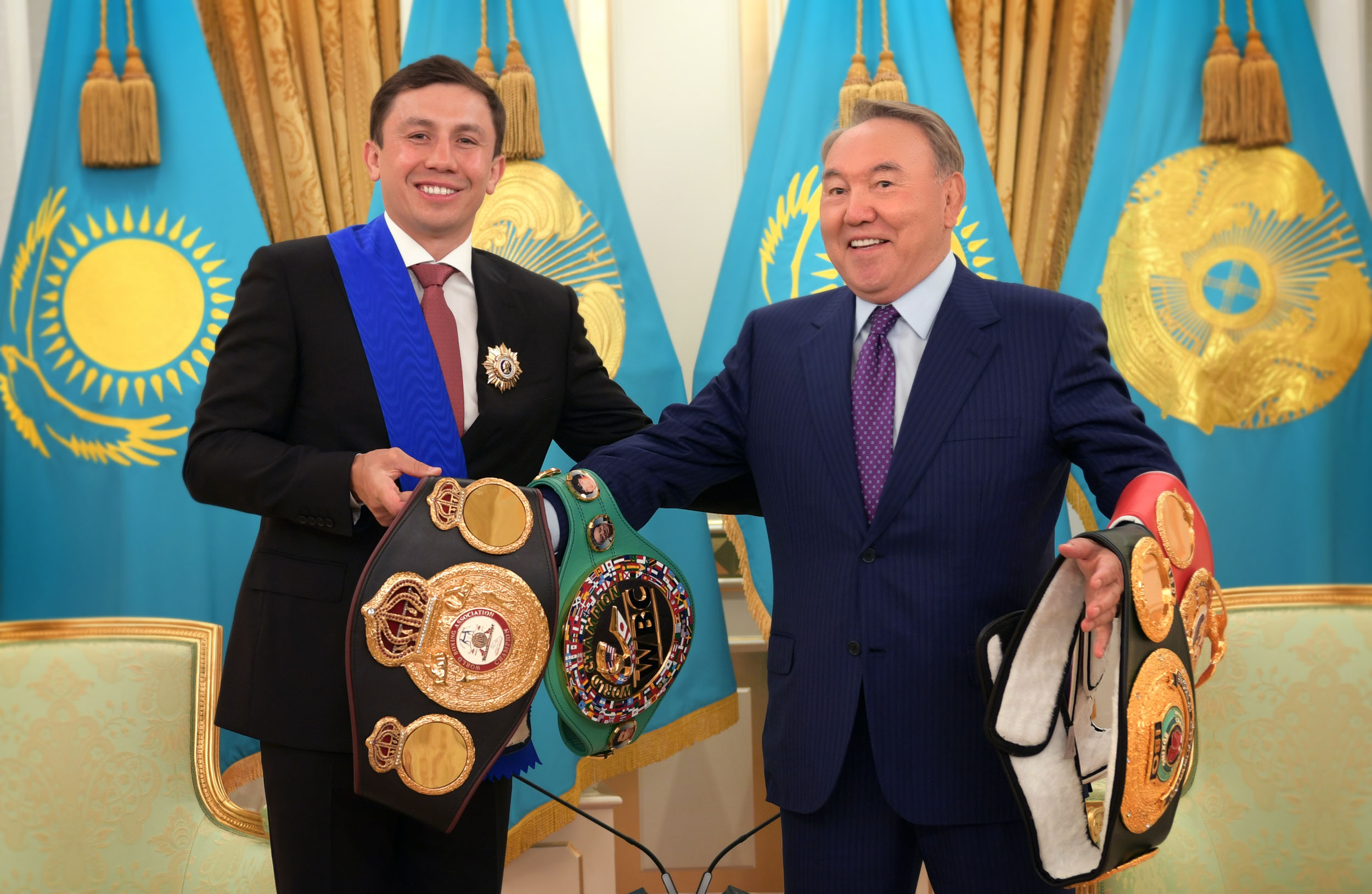 Глава государства наградил орденом чемпиона мира по боксу Геннадия Головкина