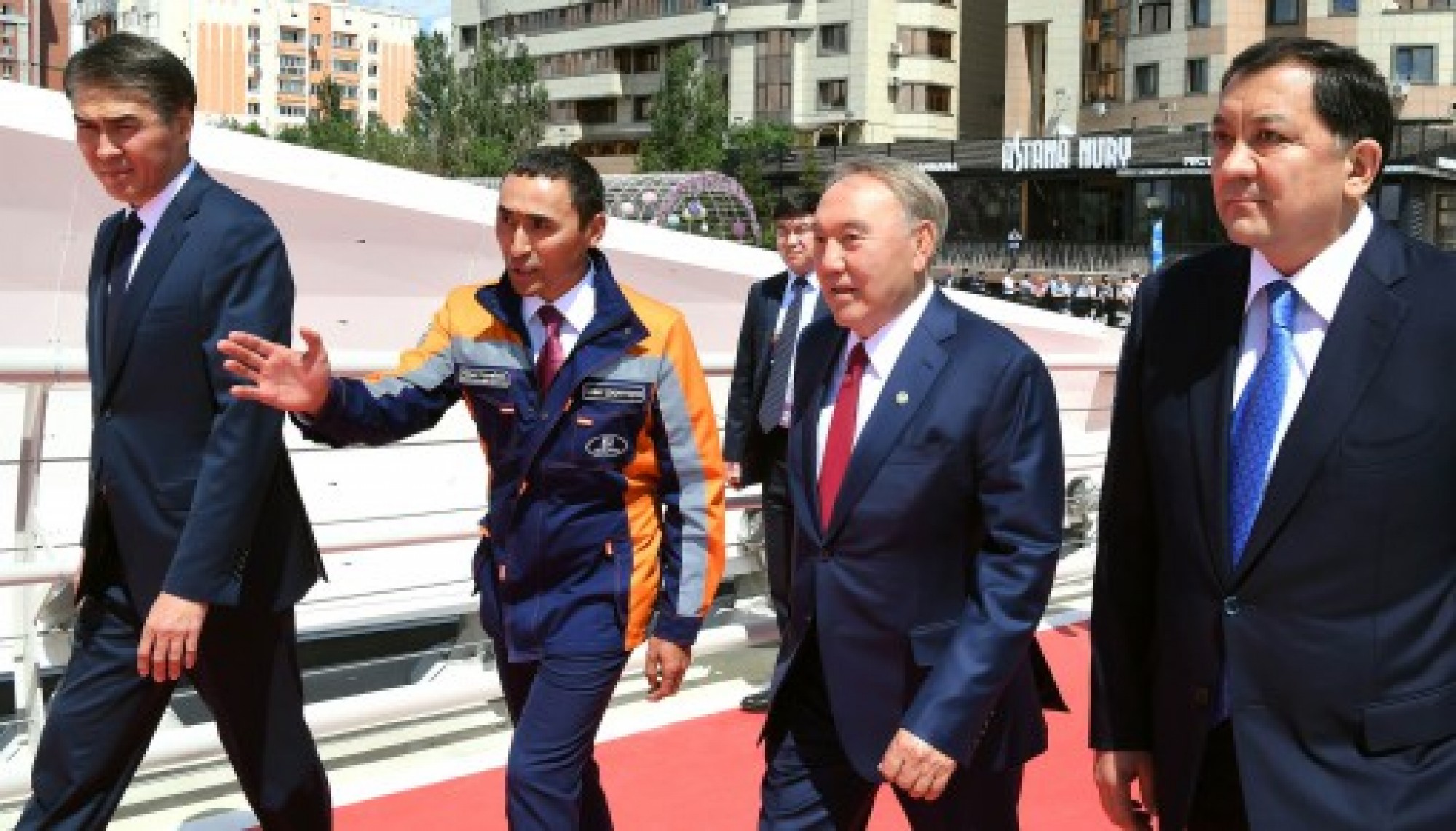 Нурсултан Назарбаев: Столицу строила вся страна, и радоваться должна вся страна