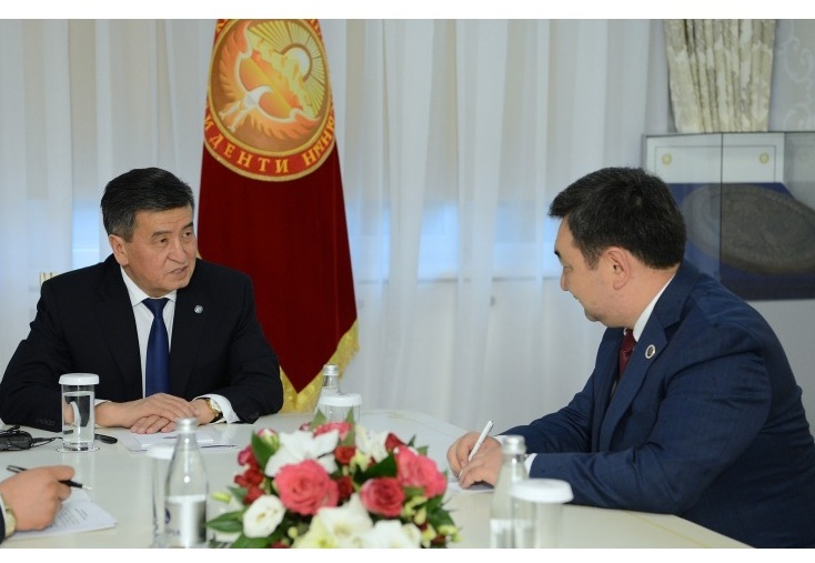 Президент Кыргызстана Сооронбай Жээнбеков принял руководителя Международной Тюркской академии 