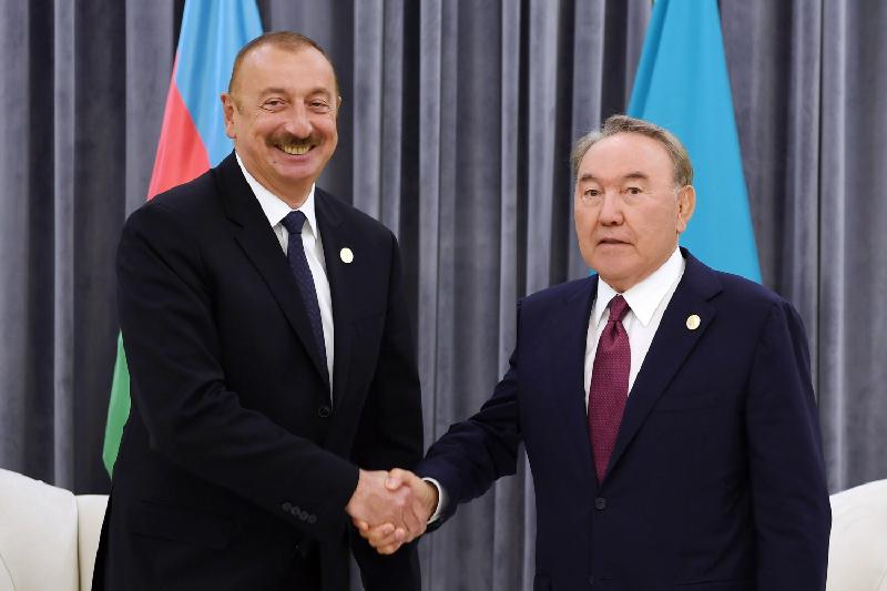 Глава государства встретился с Президентом Азербайджана
