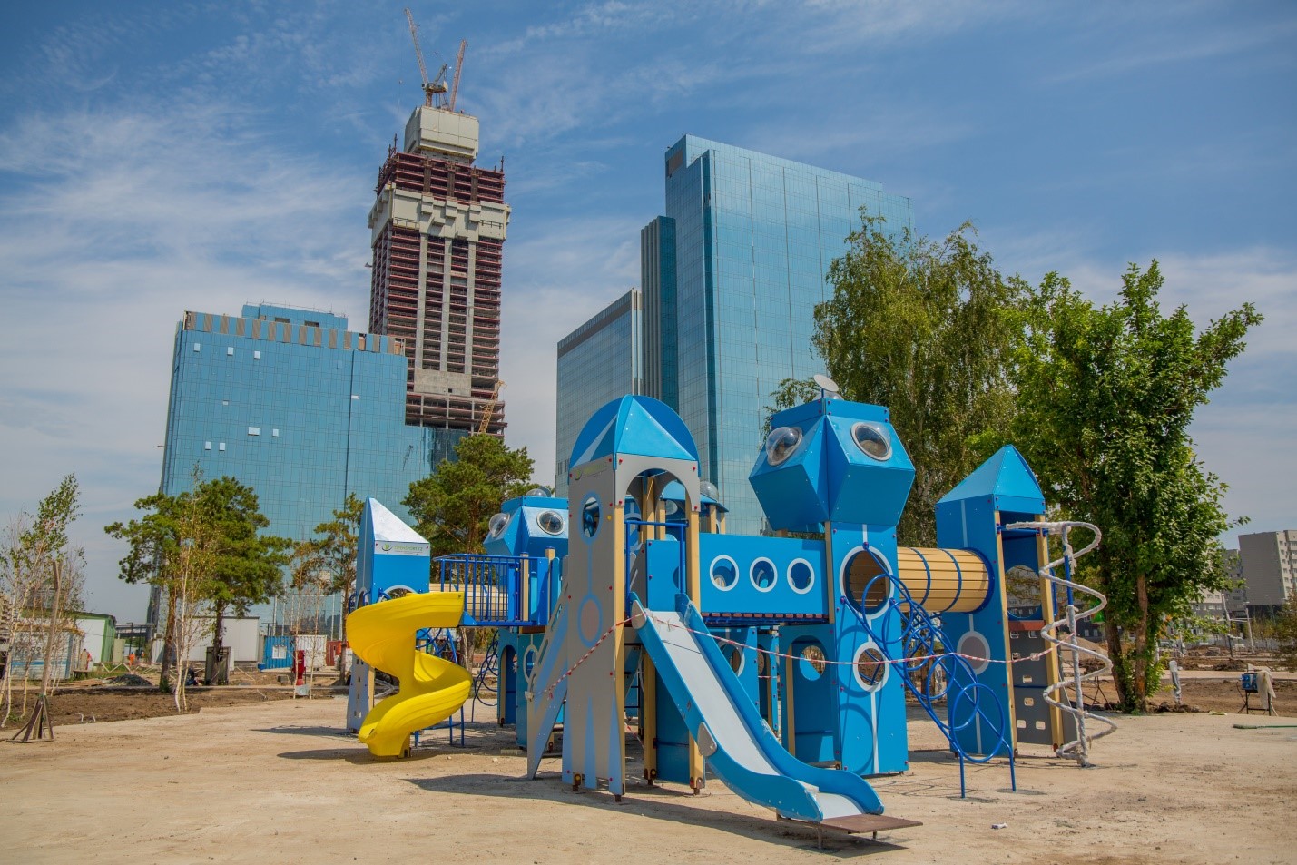 Линейный парк встретит астанчан детскими игровыми комплексами, сухим фонтаном и другими сюрпризами