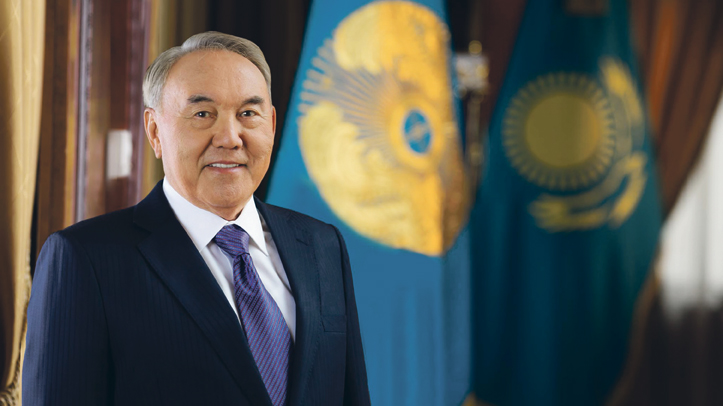 Глава государства прибыл в Туркменстан для участия в саммите