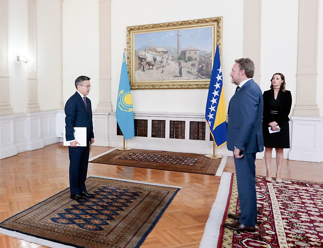 Посол Казахстана вручил верительные грамоты  Председателю Президиума Боснии и Герцеговины