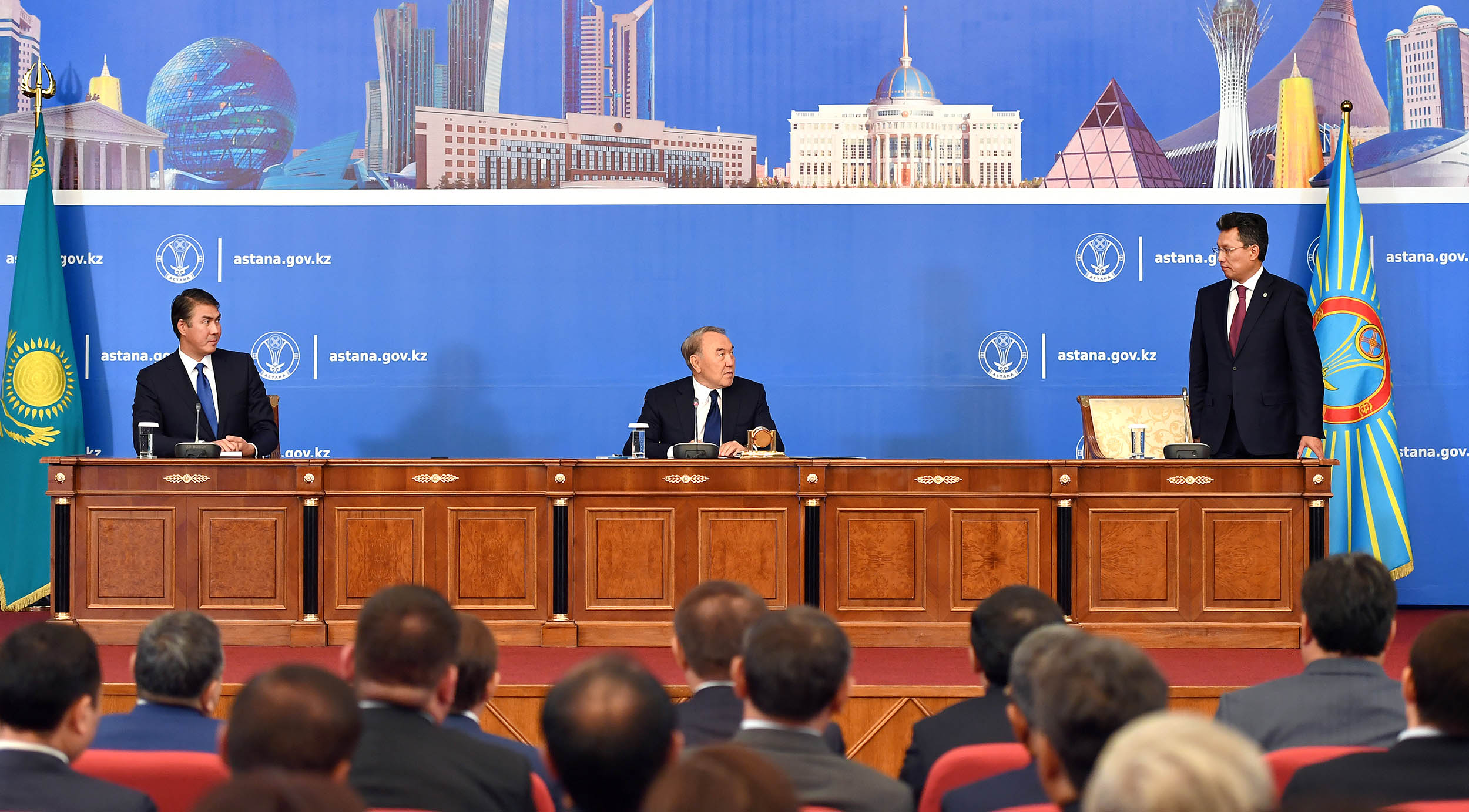 Глава государства провел совещание с активом города Астаны
