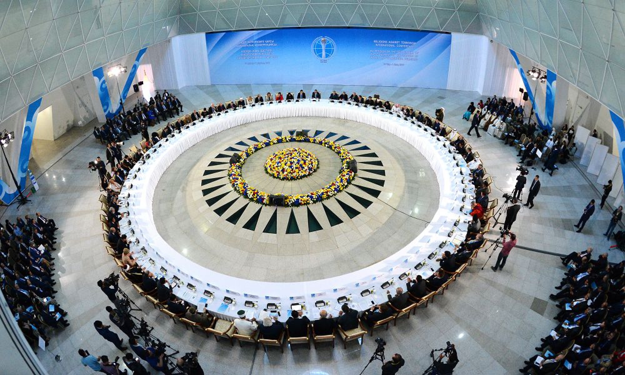 Вопросы безопасного мира обсудят в Астане религиозные лидеры - Дархан Калетаев 