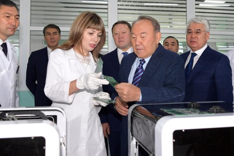 Нурсултан Назарбаев посетил завод имени С.Кирова в Петропавловске