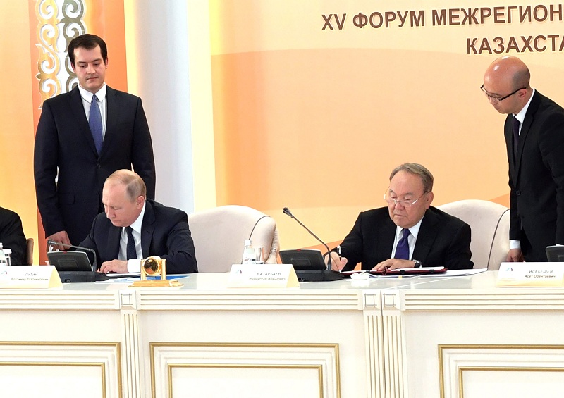 Нурсултан Назарбаев назвал модельным на постсоветском пространстве Форум межрегионального сотрудничества Казахстана и России