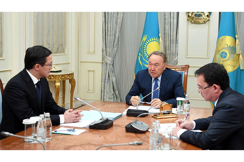 Нурсултан Назарбаев поздравил казахстанцев с 25-летним юбилеем национальной валюты – тенге