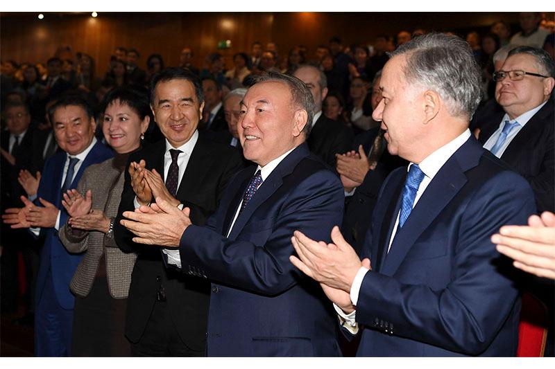 Глава государства посетил премьеру фильма «Путь Лидера. Астана»