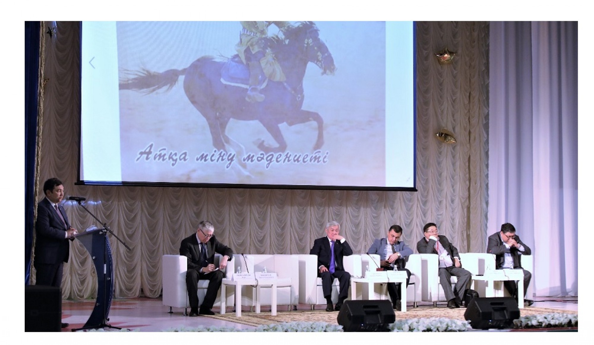 Представители молодежи Актюбинской области обсудили вместе с экспертами статью Президента 