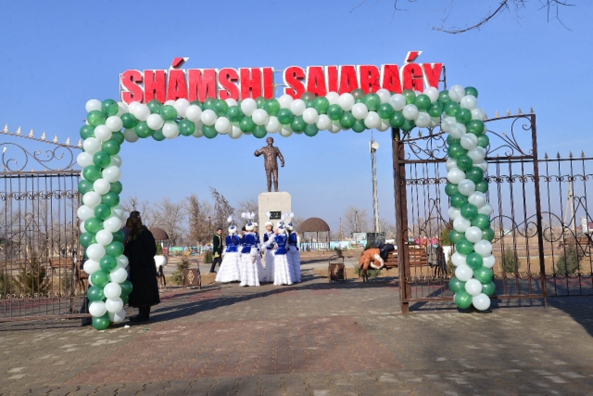 В Отраре открылись парк имени Шамши Калдаякова и памятник композитору