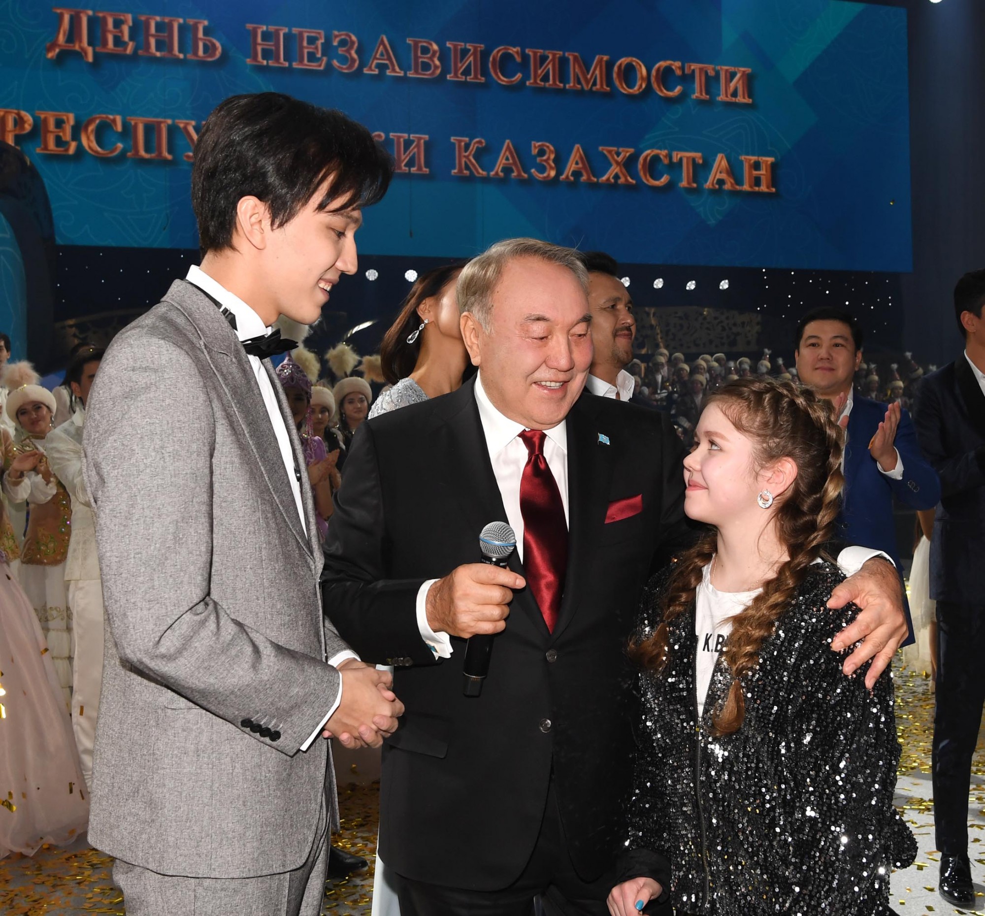 Нурсултан Назарбаев принял участие в торжественном приеме по случаю Дня Независимости Казахстана