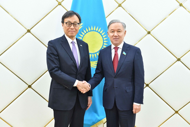 Н.Нигматулин принял посла Японии в Казахстане И.Кавабату 