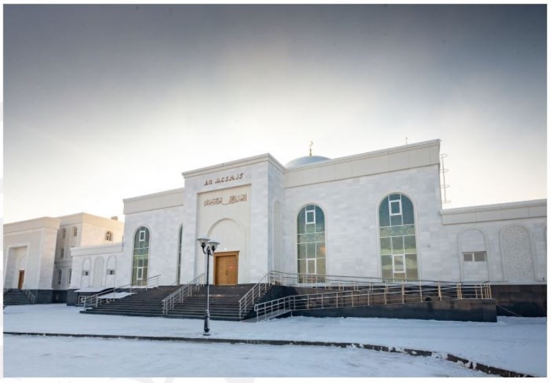 В Астане открылась облицованная белым мрамором мечеть «Aq meshit»