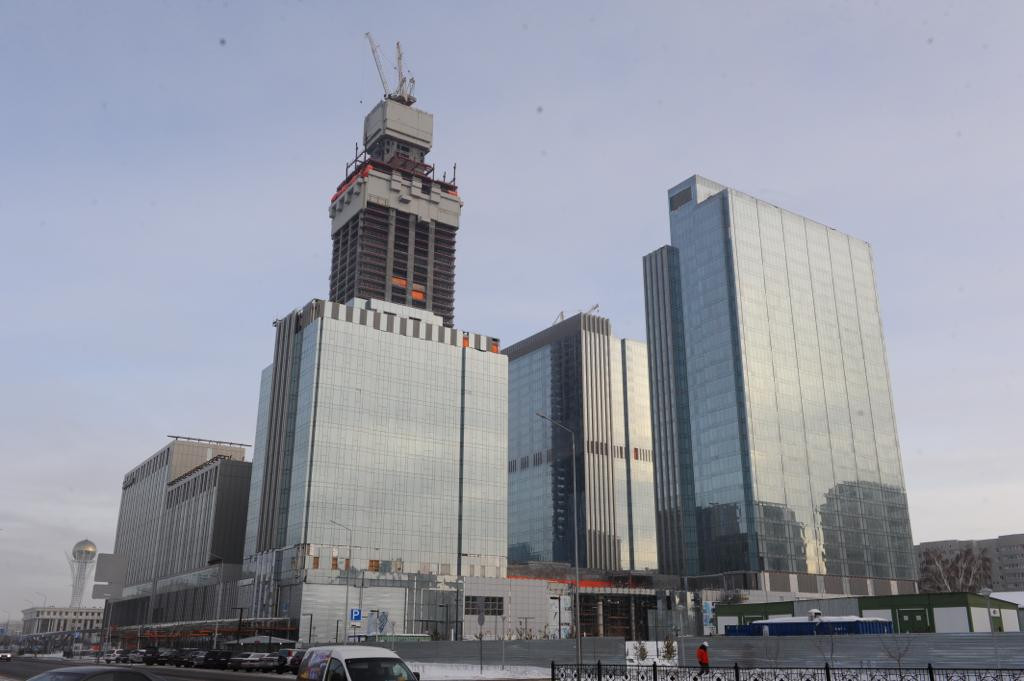 Число казахстанских работников на проекте «Абу-Даби Плаза» увеличится в 3,4 раза 
