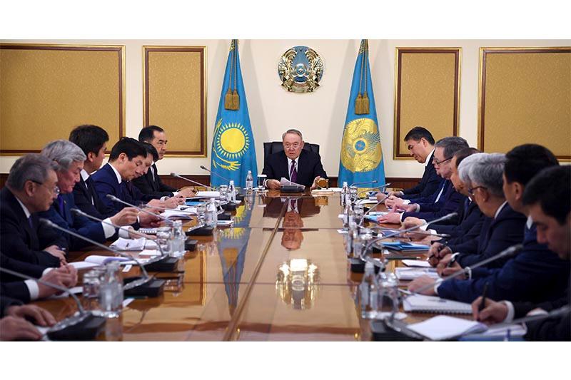 Глава государства провел совещание с акимами областей, Астаны, Алматы и Шымкента