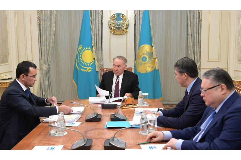 Глава государства встретился с Мауленом Ашимбаевым