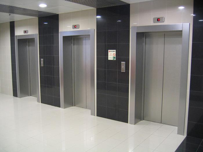 До конца года в столице заменят около 70 лифтов 