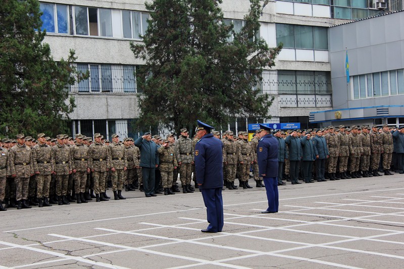 В Вооруженных Cилах Казахстана почтили минутой молчания память погибших военнослужащих 