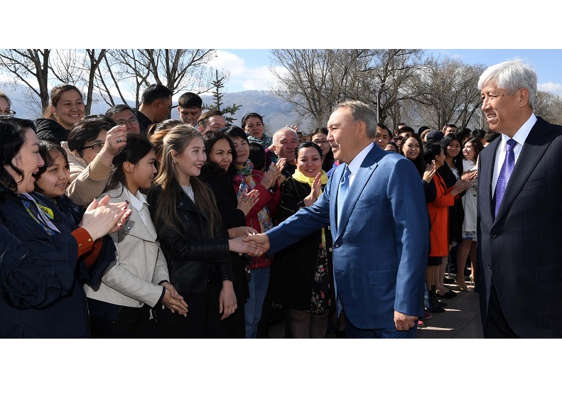 Нурсултан Назарбаев встретился с общественностью Алматинской области