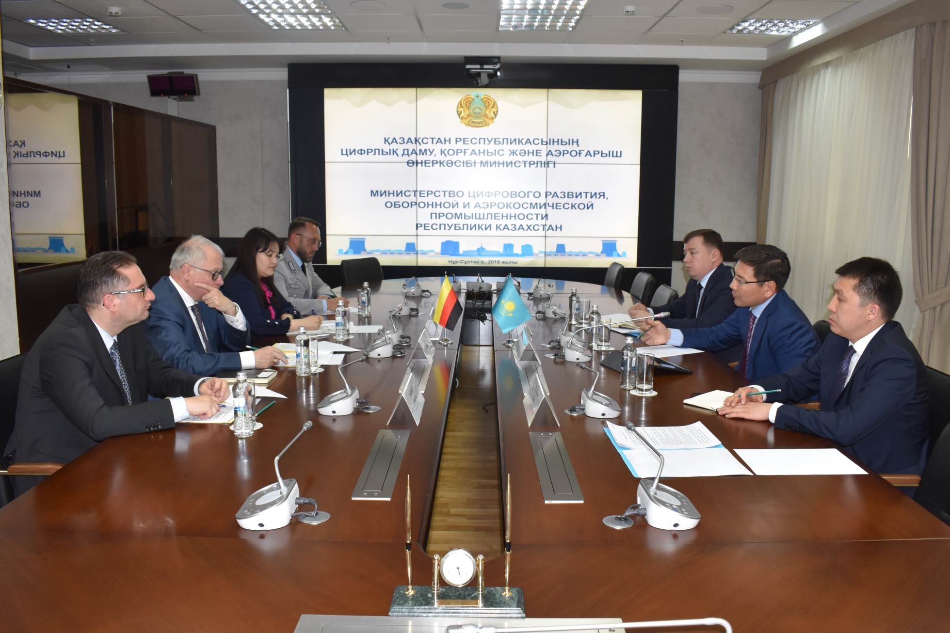 Аскар Жумагалиев встретился с послом Германии в Казахстане