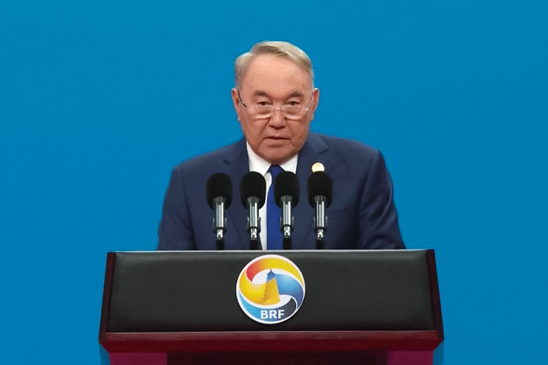 Нурсултан Назарбаев принимает участие в международном форуме в Пекине