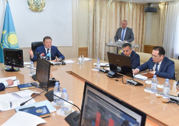 Кумар Аксакалов поручил увеличить гарантийный срок ремонта дорог