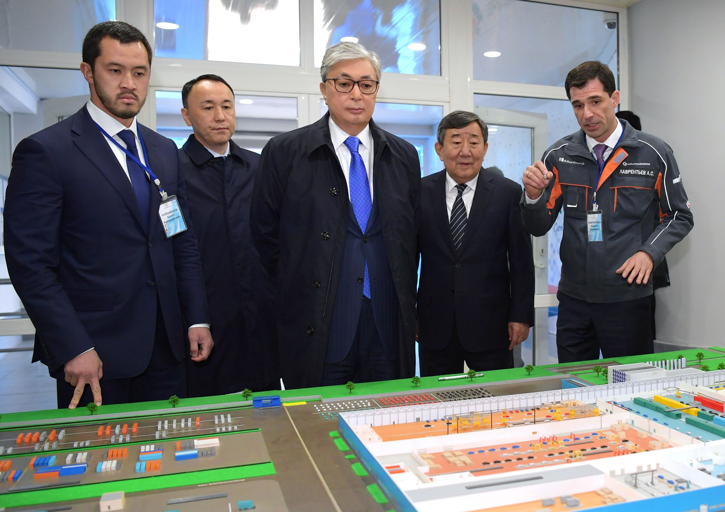 Президент Казаxстана посетил ТОО «СарыаркаАвтоПром»